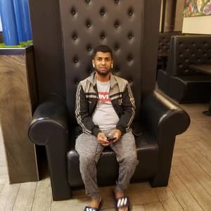 Meet your Posher, Fawaz